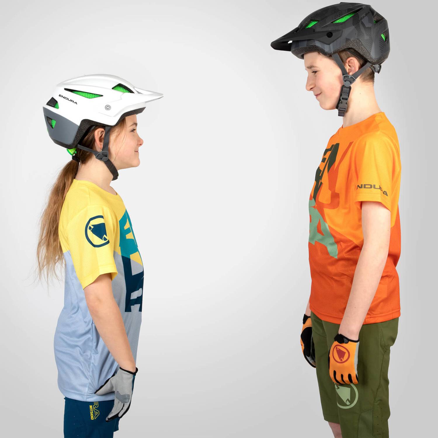 14267546-1255032824019062