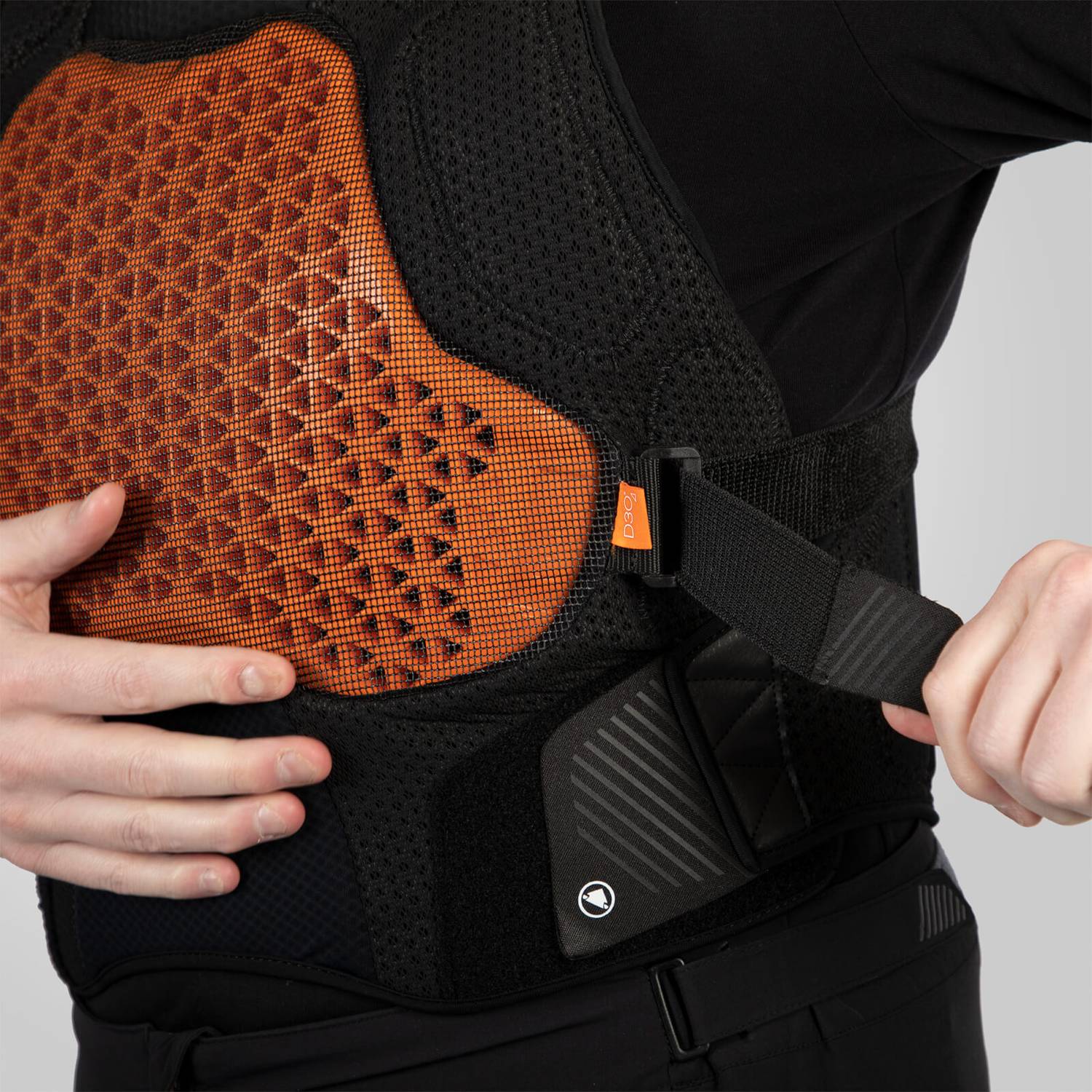 14268425-1005049305829735