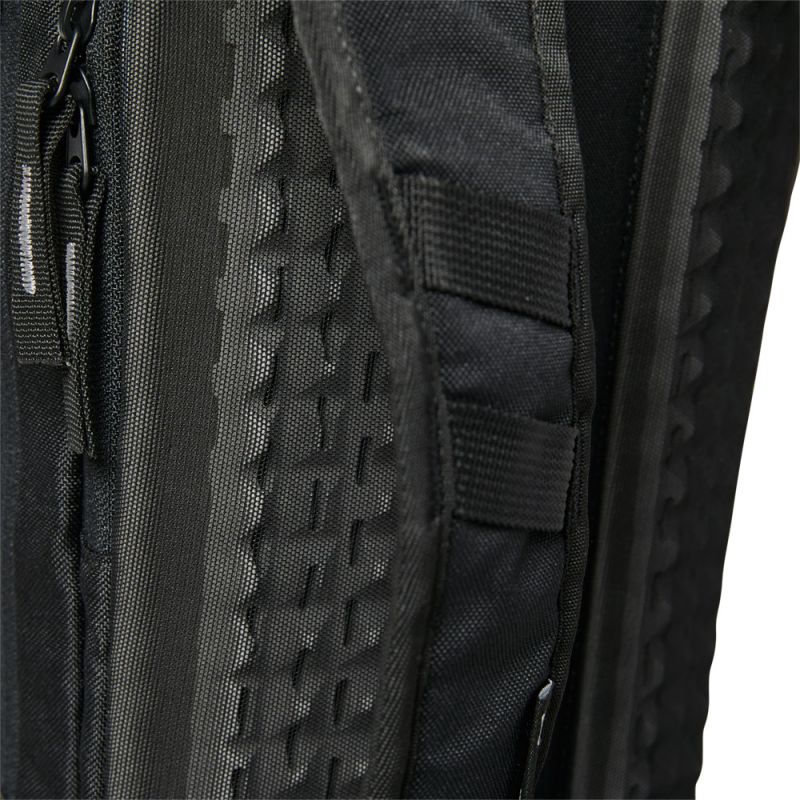 Fox-Head_Utility-10L-Hydration-Pack-Fahrradrucksack_28407-001-10L_4_800x800