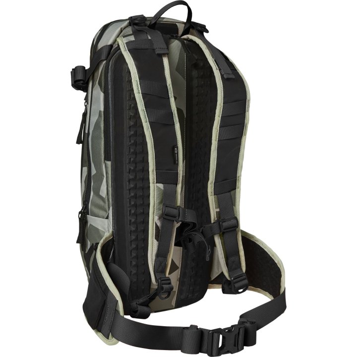 fox-utility-hydration-rucksack-18l-large-10-1180146