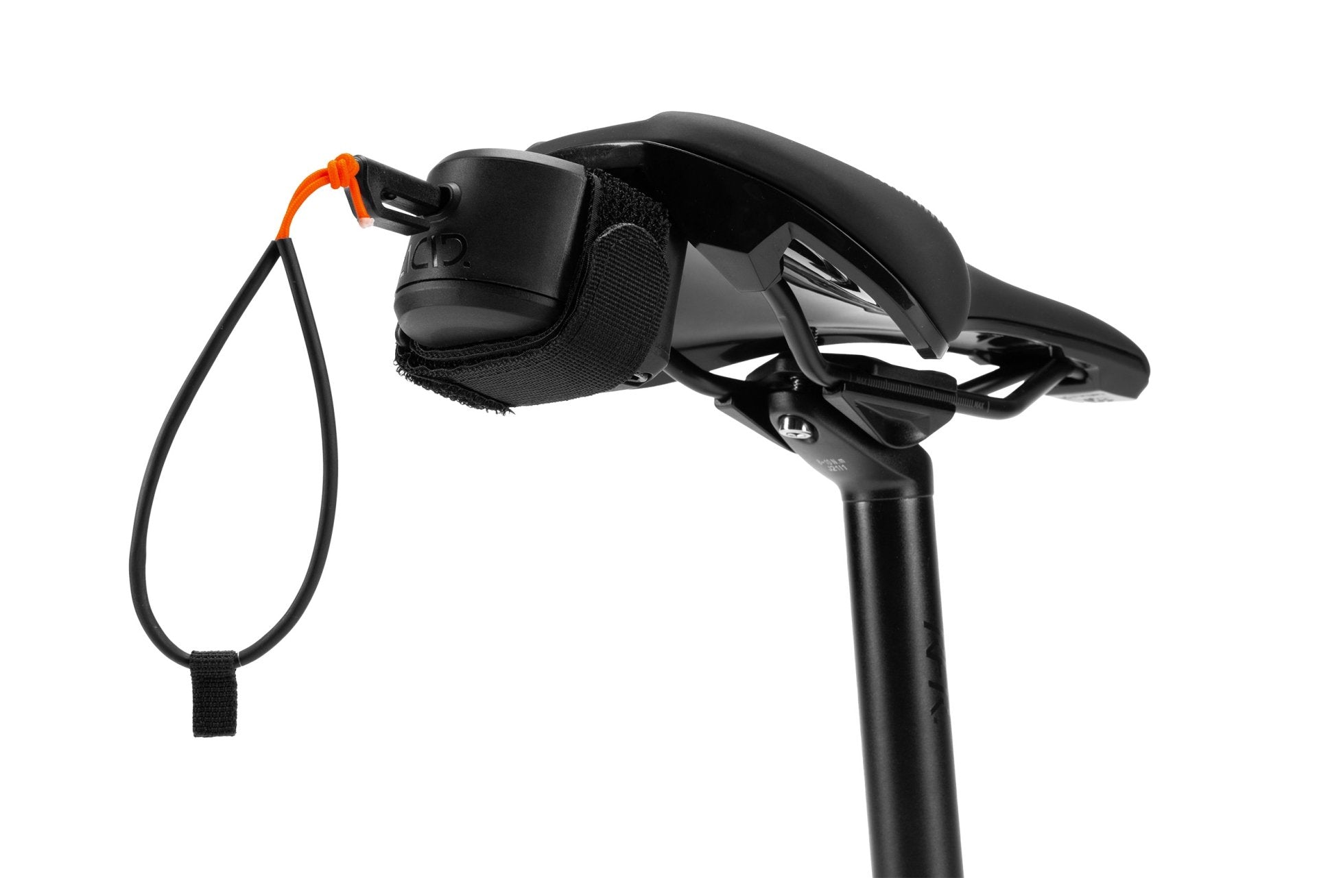 synqup_93318_D_02_1920x1920